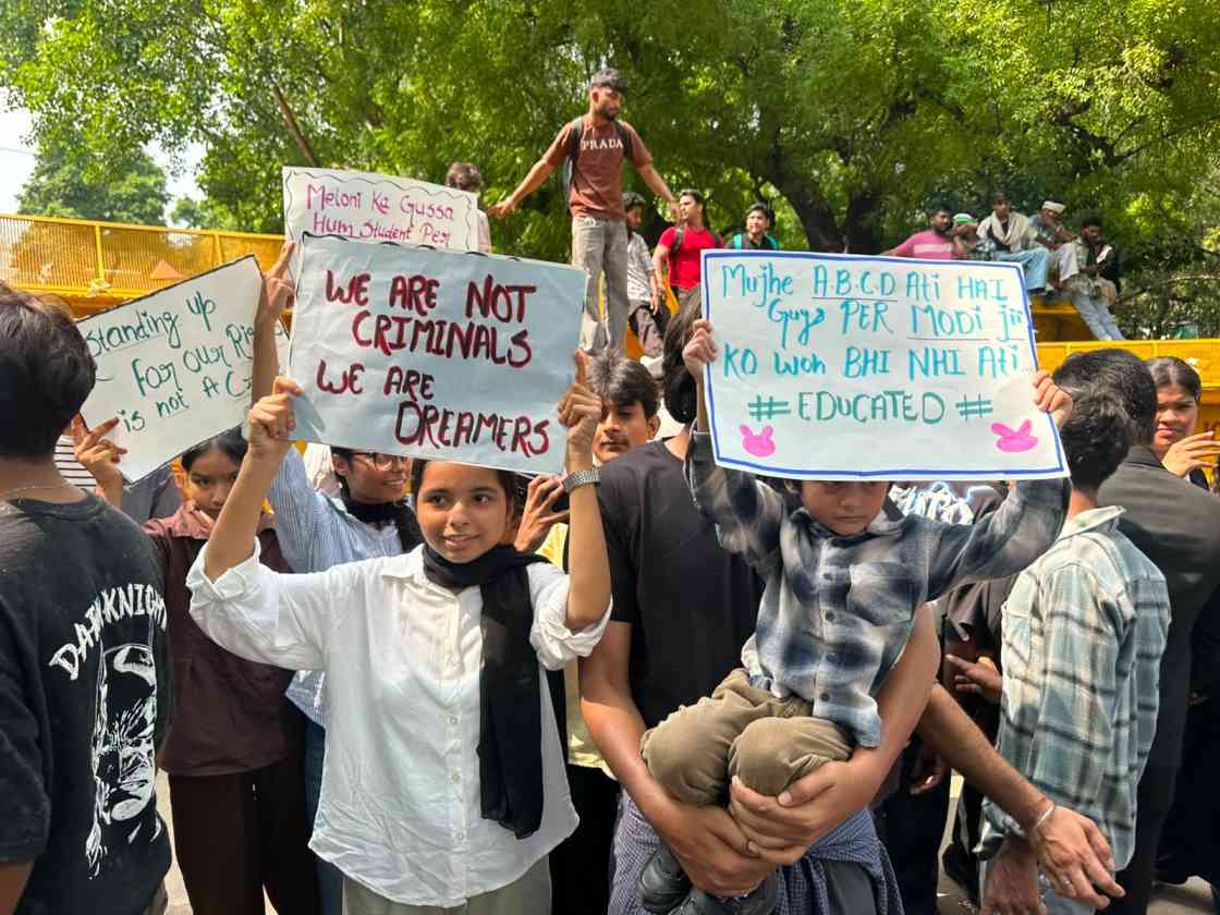 ஆகஸ்ட் இயக்கம் பிரதான் பதவி விலகல் - முடிவல்ல, ஒரு துவக்கம்!