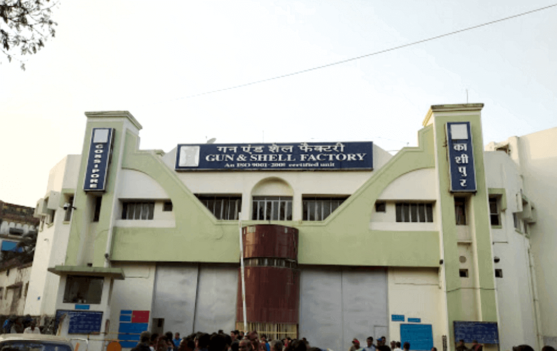 প্রতিরক্ষা শিল্প ধর্মঘটের পথে