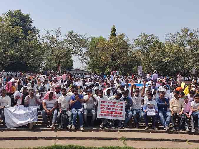 Thousands of Students Attend Convention in Patna against Government's Betrayal on 19 Lakh Jobs 